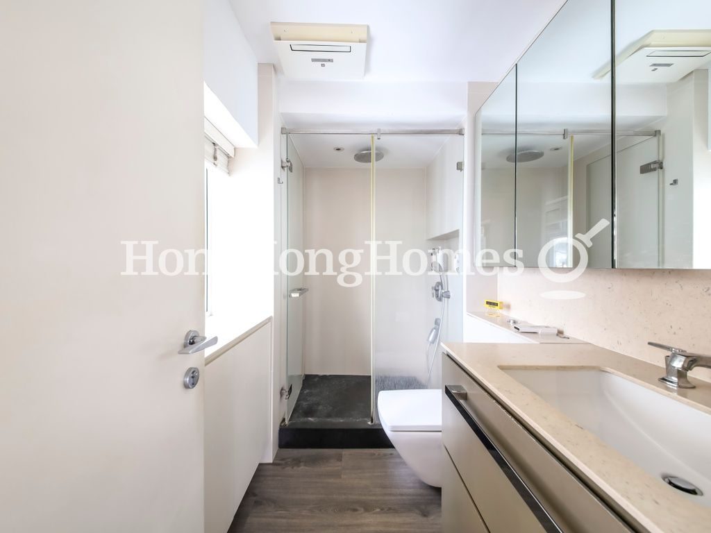 Master Bathroom — 康福園 - B座，北角