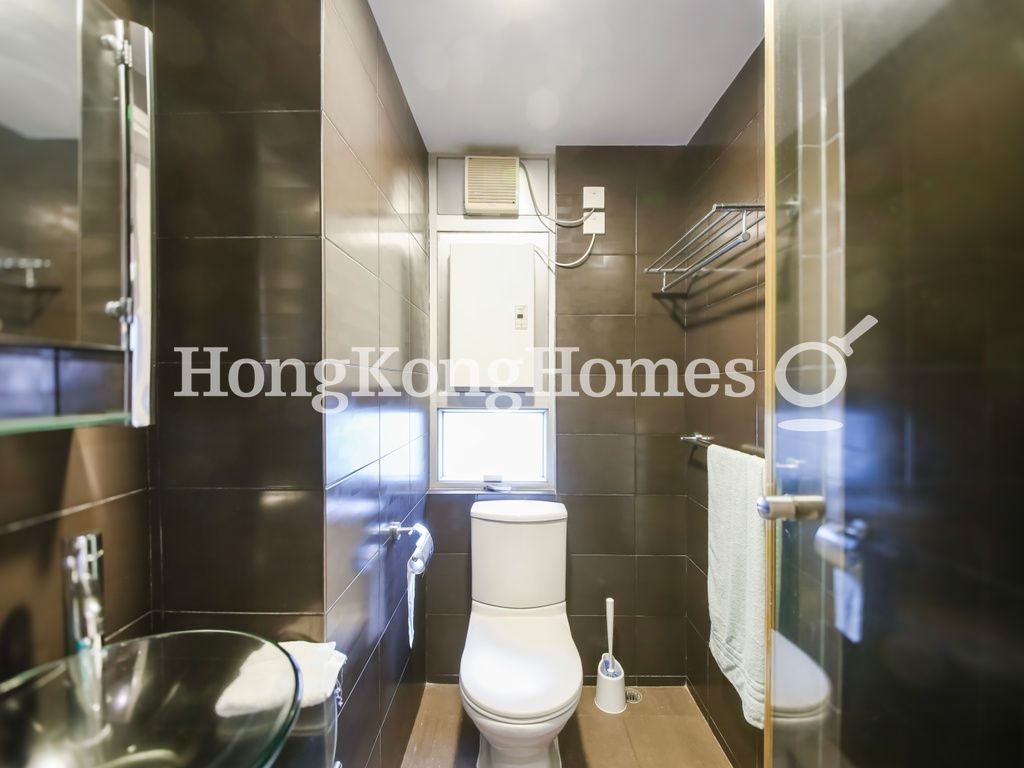 Guest Bathroom — Merry Court, Mid-levels West