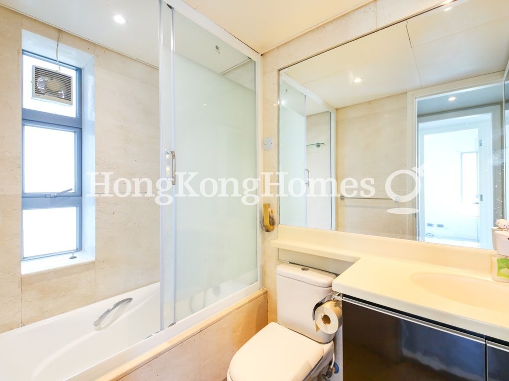 Guest Bathroom — Residence Bel-air - Phase 01, Tower 01, Pokfulam