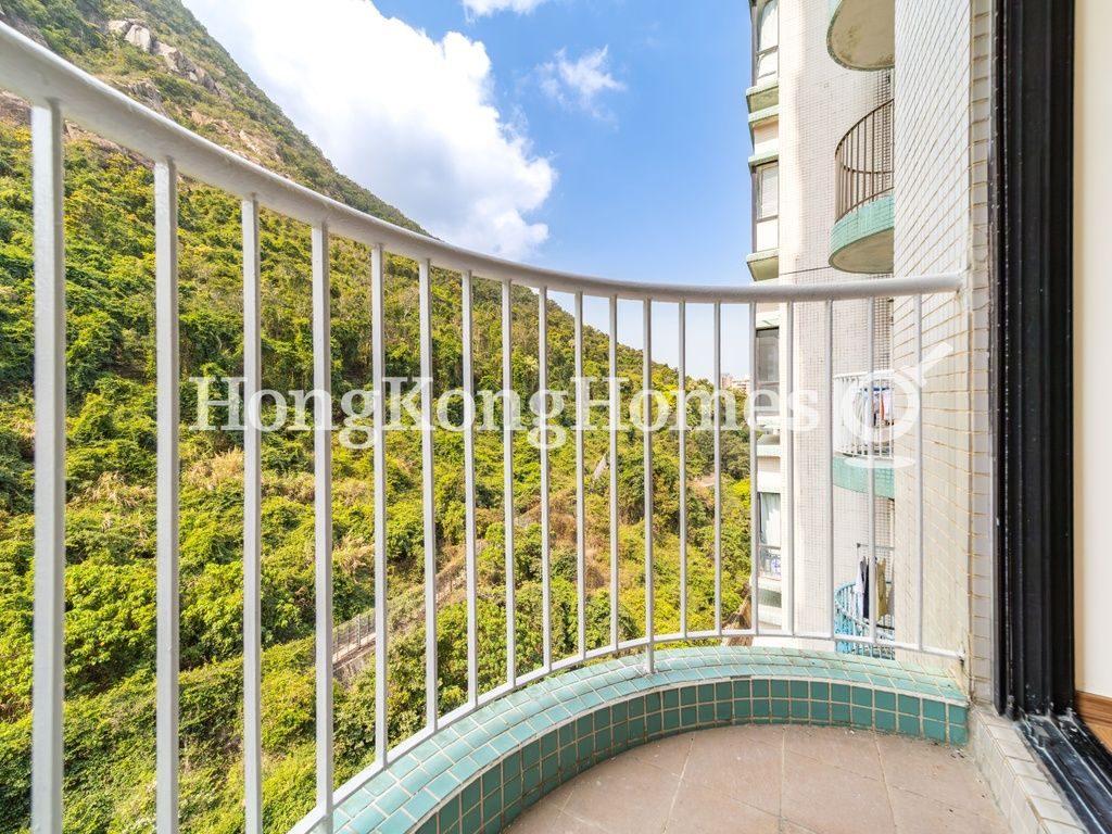 Balcony off living room — 承德山莊 I，西半山