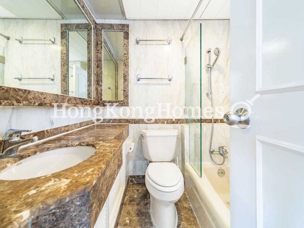 Master Bathroom — 承德山莊 I，西半山