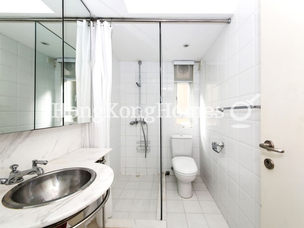 Guest Bathroom — 年豐園 - 第02座，西半山