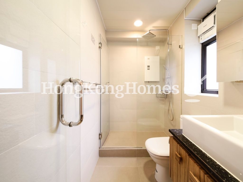 Master Bathroom — 應彪大廈，西半山