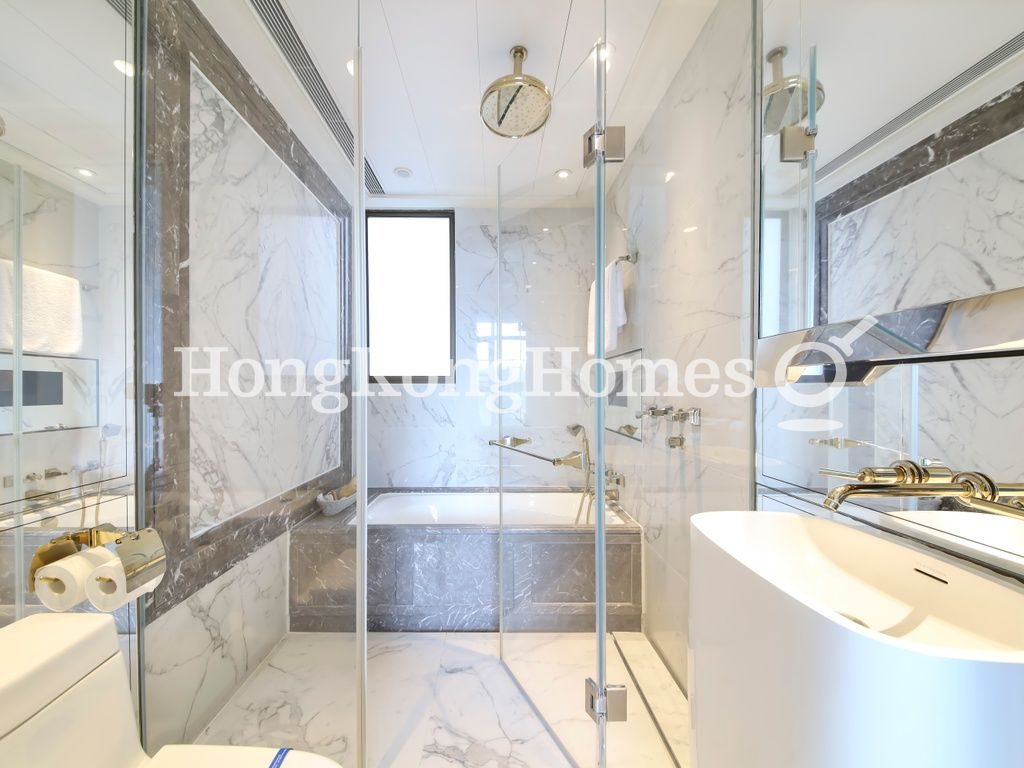 Ensuite Bathroom — Castle One，西半山