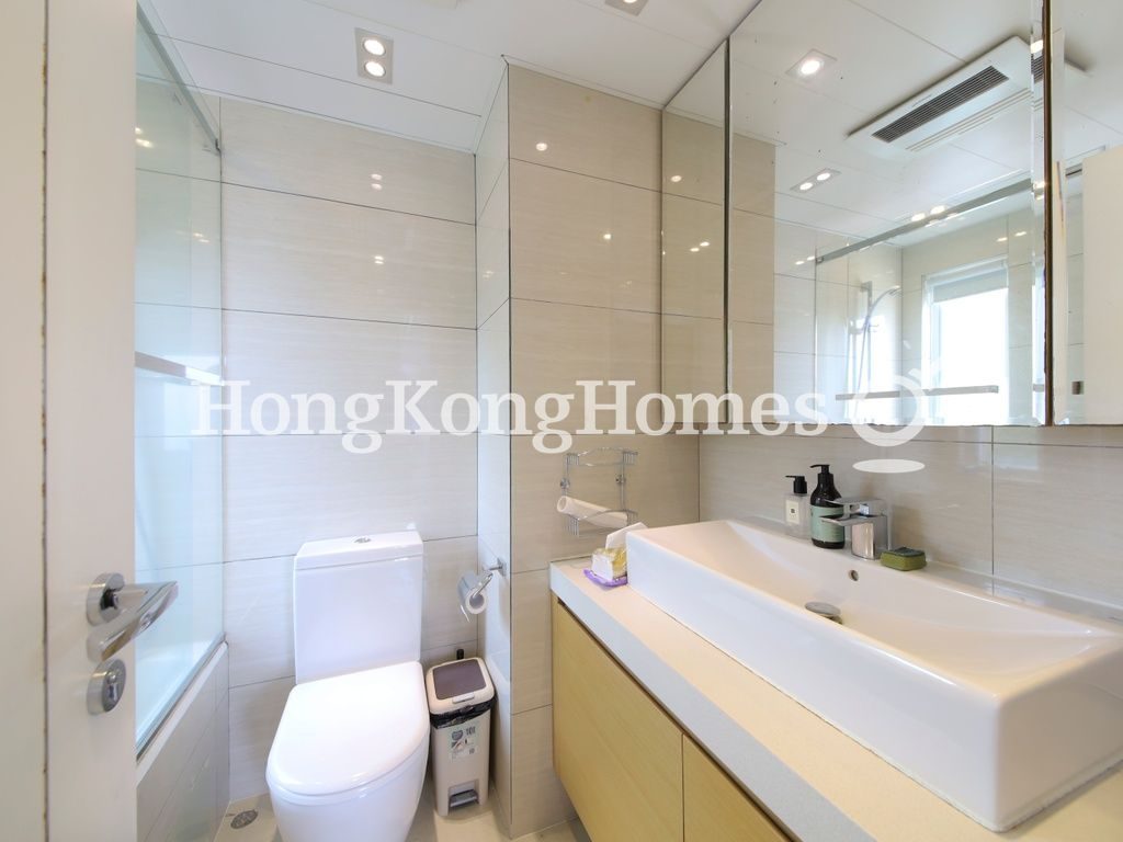 Master Bathroom — 嘉瑜園，薄扶林