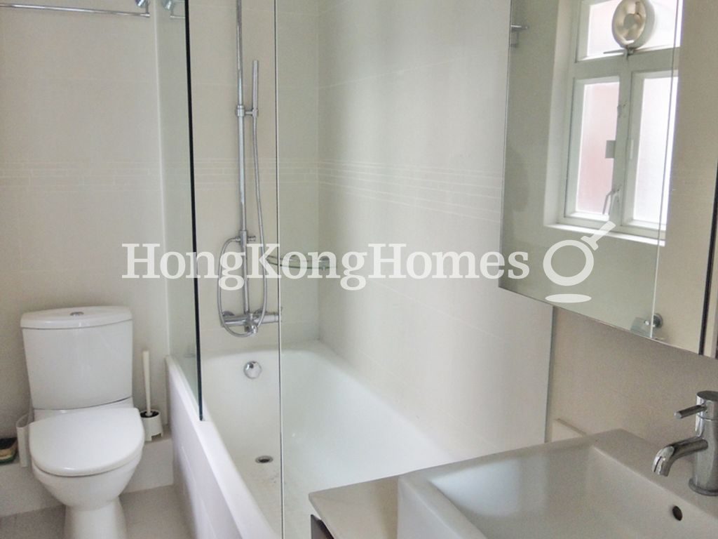 Guest Bathroom — 俊庭居，西營盤