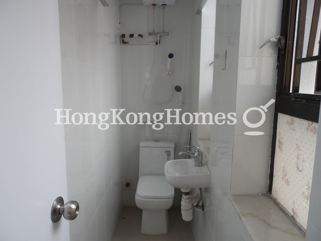 Guest Washroom — 喇沙樓，九龍塘