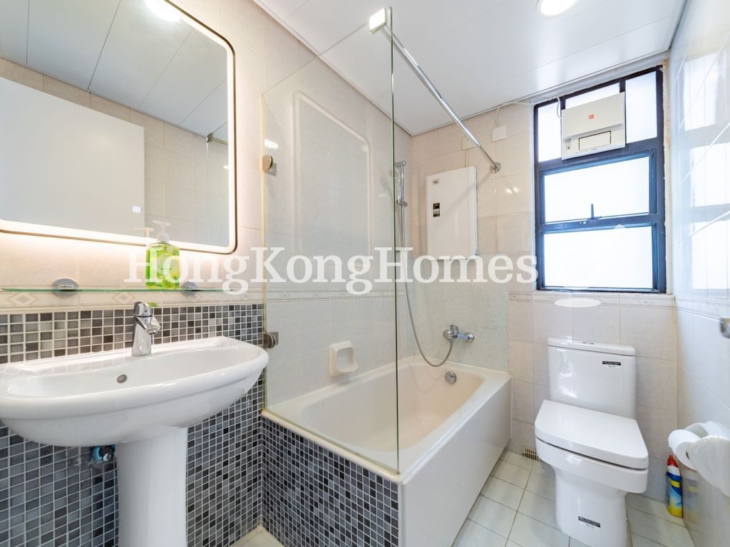 Guest Bathroom — 應彪大廈，西半山