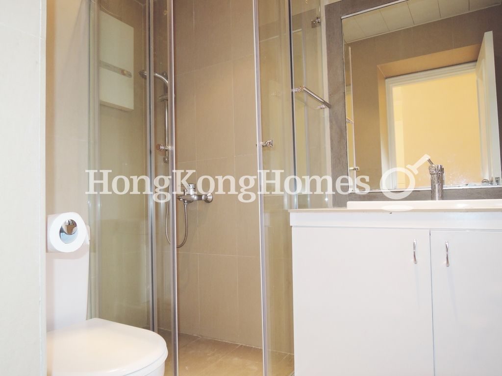 Master Bathroom — Camelot Height, Mid-levels East