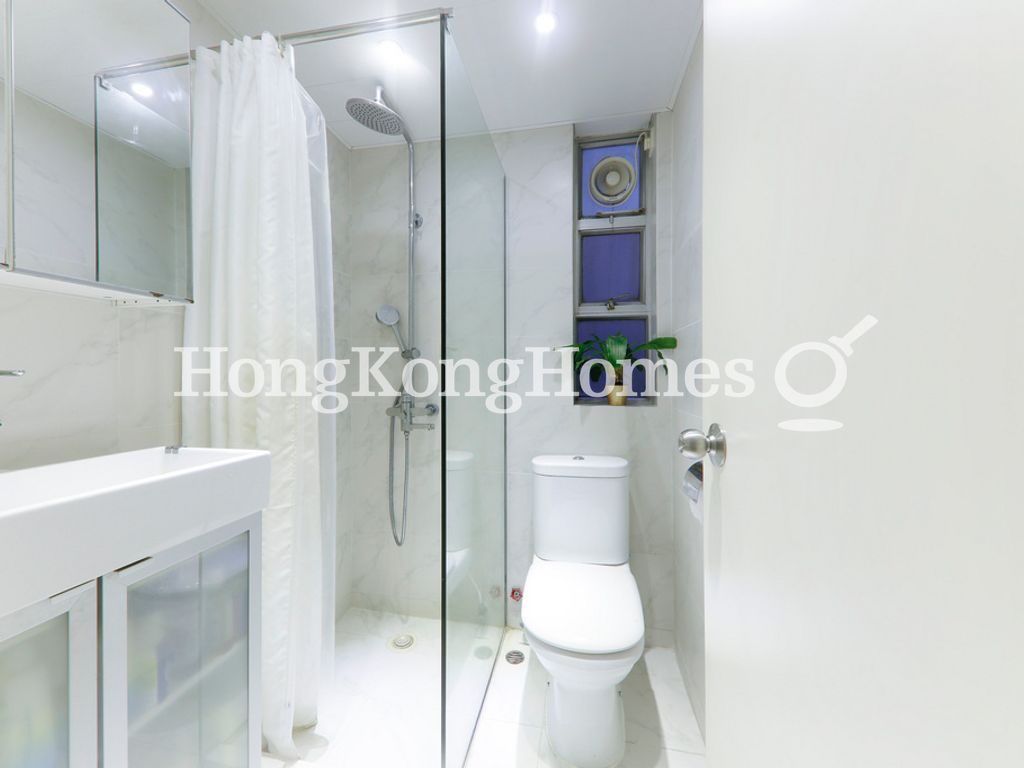 Guest Bathroom — Grandview Tower - Block A, Mid-levels East