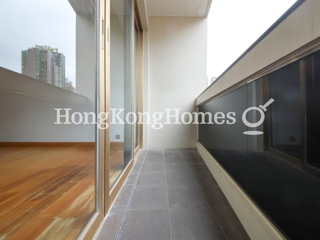 Balcony off Living and Dining Room — 正大花園大廈，西半山