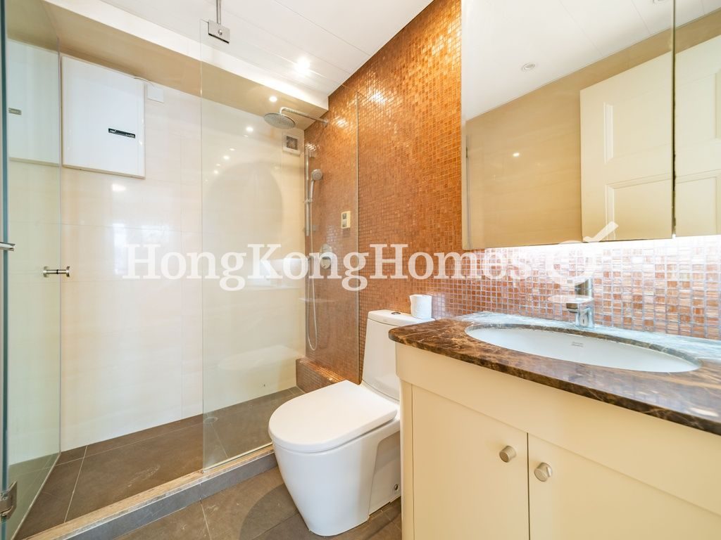 Guest Bathroom — 嘉富大廈，西半山