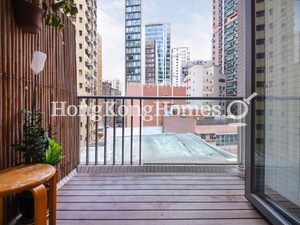 Balcony off Living and Dining Room — 盈峰一號，上環