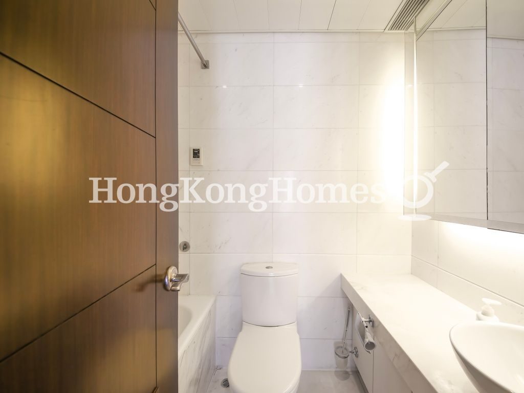 Guest Bathroom — 盈峰一號，上環