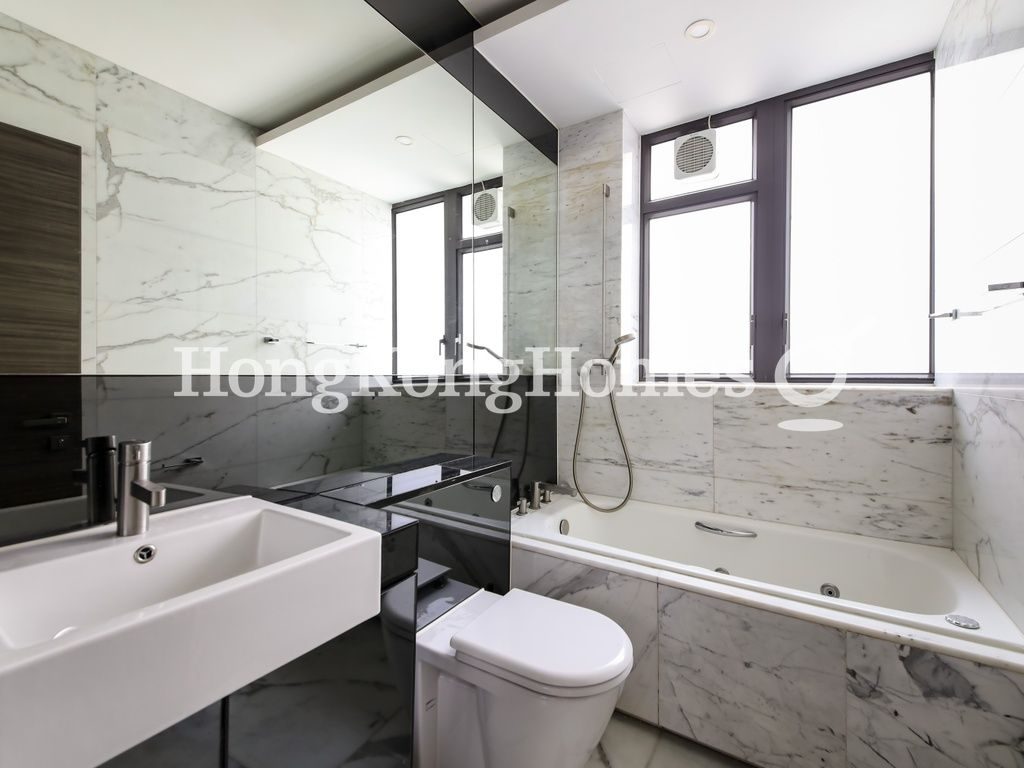 Master Bathroom — 嘉苑，中半山