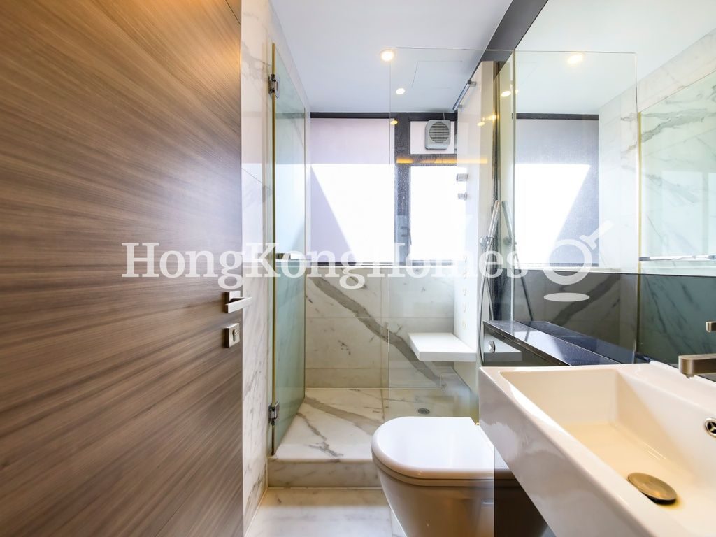 Guest Bathroom — 嘉苑，中半山