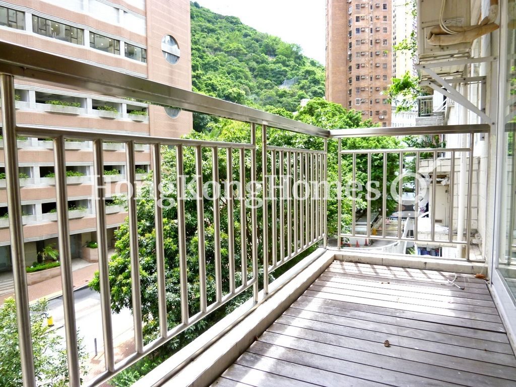 Balcony off Living and Dining Room — 鳳凰閣 - 第05座，東半山